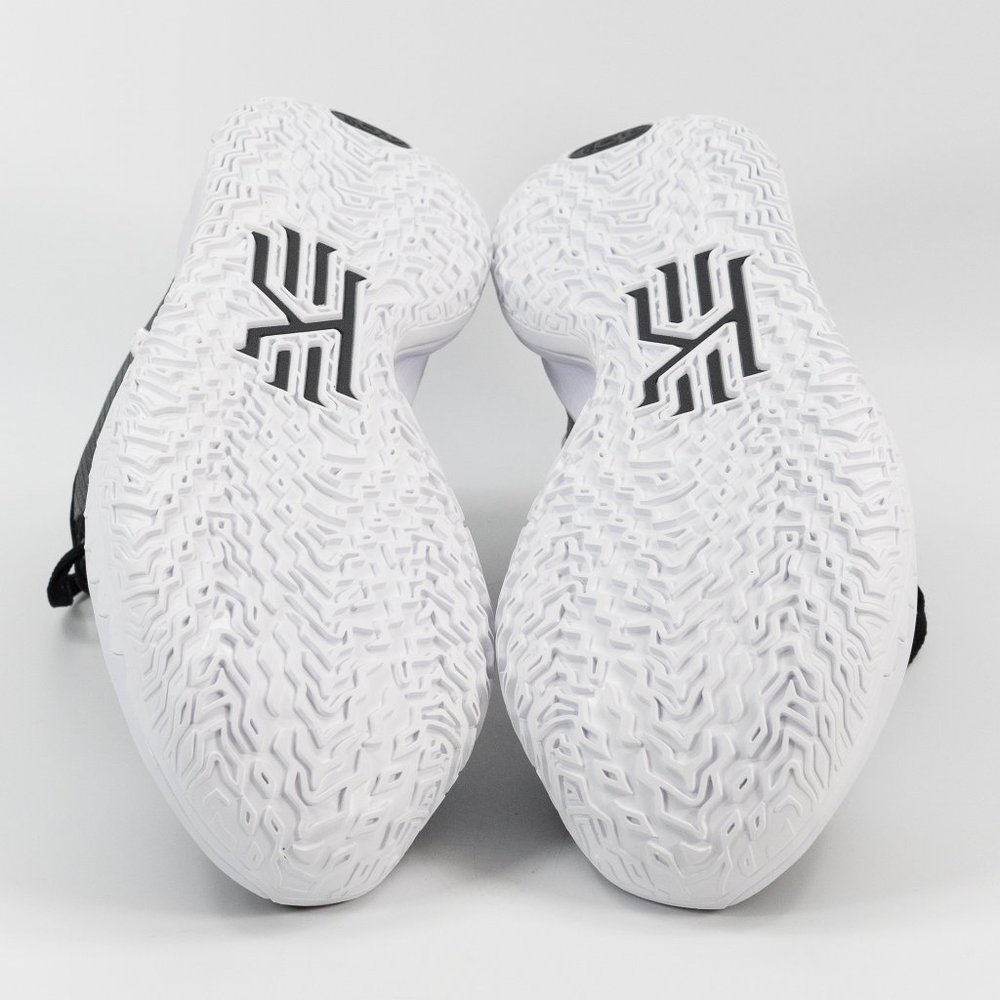 Nike Kyrie 4 TB 'Black White' DA7803-001 Basketball Sneakers size 15 - Picture 8 of 9